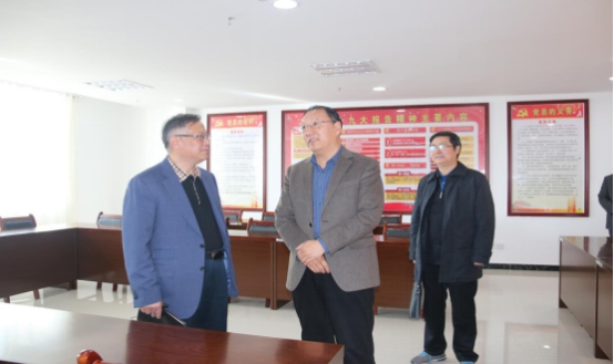 省委常委、省總工會主席馬吉孝等一行蒞臨青海物產(chǎn)集團(tuán)公司視察，調(diào)研指導(dǎo)道路貨運企業(yè)建會、貨運司機(jī)入會等工作