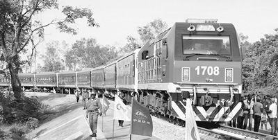 搭中國(guó)快車(chē)，促非洲發(fā)展