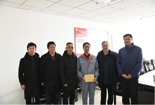 走訪慰問(wèn)專家人才，為人才創(chuàng)新?tīng)I(yíng)造良好的環(huán)境